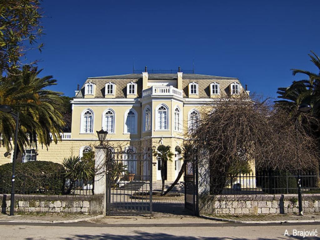 Apartments Kuc Бар Екстериор снимка