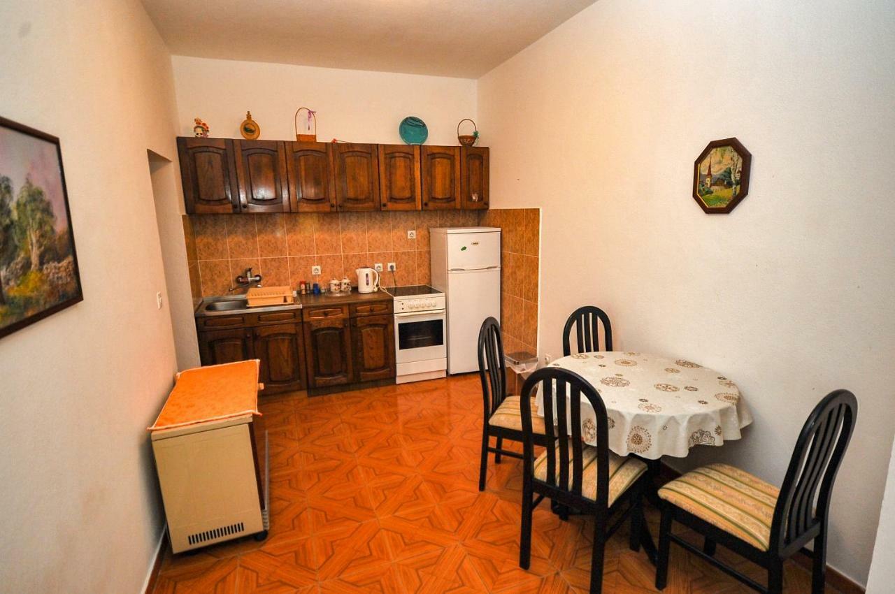 Apartments Kuc Бар Екстериор снимка