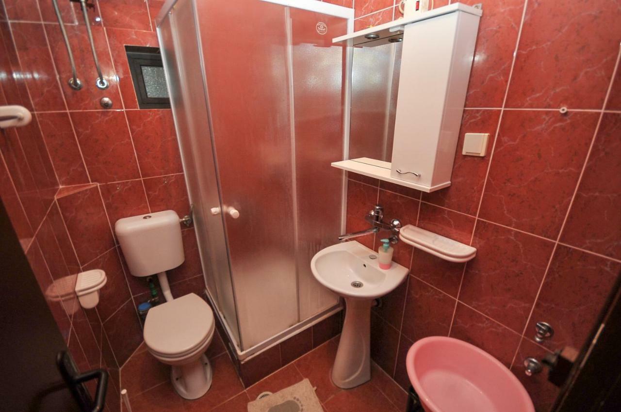 Apartments Kuc Бар Екстериор снимка