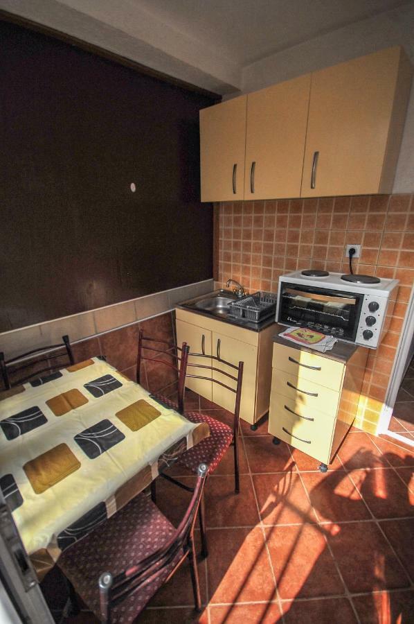 Apartments Kuc Бар Екстериор снимка